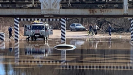 Очевидцы: в Кирово-Чепецком районе утонул автомобиль