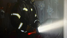 В Кирове за сутки сгорели квартира и гараж с двумя машинами