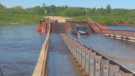 В Кирово-Чепецке на мосту в Каринторф утонула ещё одна машина
