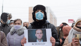 «Когда я выхожу на улицу, я не вижу город, в котором хочу жить». Кировчане вышли на акцию в поддержку Алексея Навального