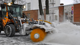 Кировские коммунальщики рассказали о ходе устранения последствий снегопада