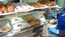 В одной из кировских школ проверили качество еды