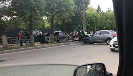 В Кирове иномарка вылетела на тротуар и сбила пешехода