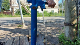 После жалоб жителей в Орлове устранили утечку на системе водоснабжения