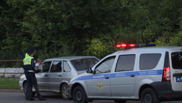 В Кировской области пьяный водитель пытался дать сотруднику ДПС взятку