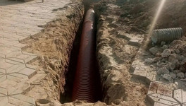 На набережной Грина заменили трубу, чтобы брусчатка не размывалась
