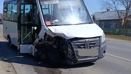 В Слободском районе столкнулись «Тойота» и рейсовый автобус