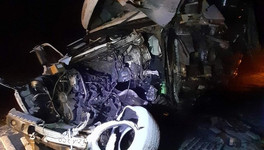 В Кировской области столкнулись грузовик и фура с прицепом