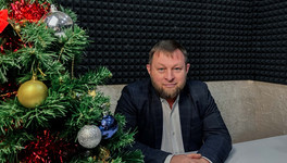 «Главное, чтобы люди жили мирно и счастливо». Вячеслав Симаков в проекте «Не тайный Дед Мороз»