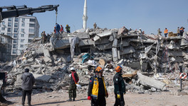 В Турции спустя почти неделю после землетрясения спасли человека