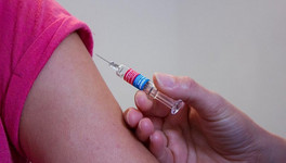 Россиян призвали не вакцинироваться от коронавируса слишком часто