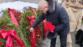 Губернатор Кировской области Александр Соколов почтил память жителей и защитников блокадного Ленинграда