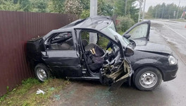 В Кирове водитель «Рено» погибла после наезда на опору ЛЭП