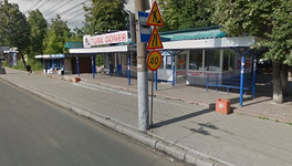 В Кирове снесут торговый павильон рядом с остановкой «Трифонов монастырь»
