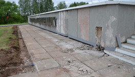 В Кирово-Чепецке благоустраивают территорию у стелы