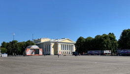 1 сентября на Театральной площади выступит группа «Нэнси и Сидоров»
