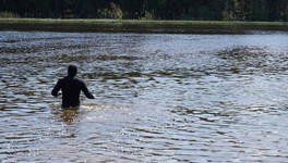 На городском пляже в Слободском во время купания утонули два подростка