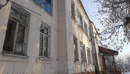 В администрации Кирова решат судьбу дома на Красном Химике, жильцы которого пять лет страдают из-за нечистот