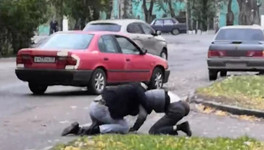 В Нововятске водители устроили драку прямо на дороге