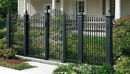 Забор для загородного дома: как скрыть ваше счастье от других глаз?