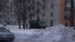 Зловонное «озеро» с червями в доме на улице Щорса в Кирове начали откачивать