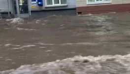 Глава администрации Кирова Вячеслав Симаков прокомментировал потоп на улицах