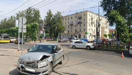 Годовалый ребёнок и мужчина пострадали в ДТП на Октябрьском проспекте