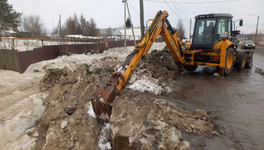 В Кирове очищают канавы и ливневые системы