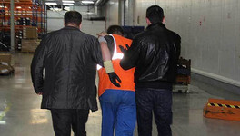 Сотрудники кировского склада украли электротехнику на сумму более 1 млн рублей