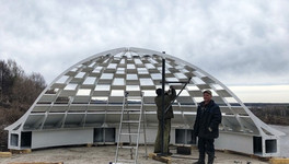 На новую ротонду в Слободском установили купол