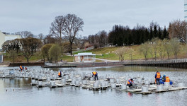У кировского цирка собрали конструкцию «поющего» фонтана