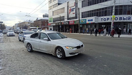 В Кирове у «Крыма» водитель BMW наехал на троих пешеходов