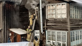 Пожар в двухэтажном жилом доме в Зуевке тушили четыре расчёта