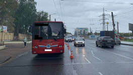 Две кировчанки получили травмы в автобусе