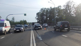 В Кирово-Чепецком районе произошло тройное ДТП. Один из водителей получил травмы