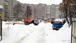 При падении строительного крана в Кирове пострадал рабочий: возбуждено уголовное дело