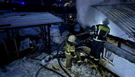 В Кировской области сгорели жилой дом, баня и нежилое здание