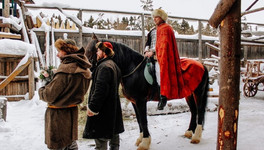 Кировчанин сделал своей девушке предложение верхом на коне