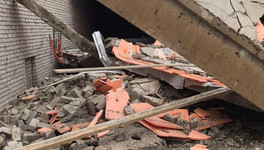«Угрозы жизни больше нет»: строитель, попавший под завал ТЦ в Зуевке, пошёл на поправку