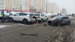 В Кирове произошло массовое ДТП: пострадала женщина