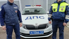 Кировские автоинспекторы помогли потушить пожар в теплице