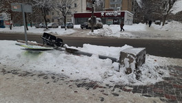 В Кирове за выходные отремонтировали 6 светофоров. Но «забыли» про упавший на Некрасова
