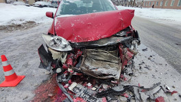 На Свердлова столкнулись «КАМАЗ» и «Тойота Аурис»