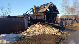 В Омутнинске 9-летний мальчик, играя с огнём, спалил дом