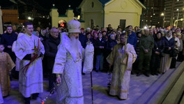 Кировчане встретили Пасху в храме Рождества Пресвятой Богородицы