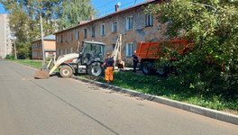 На улице Цеховой в Кирове восстанавливают подачу водоснабжения