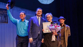 В Кировской области отметили День артиста наградами для театральных мастеров