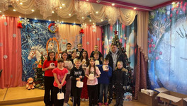 Никита Белых отправил юным кировчанам 800 подарков