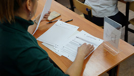 В Кировской области 51 выпускник сдал ЕГЭ по русскому и математике на 100 баллов