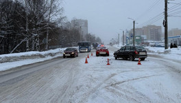 На Ленина в Кирове столкнулись «Лада Калина» и «Опель»